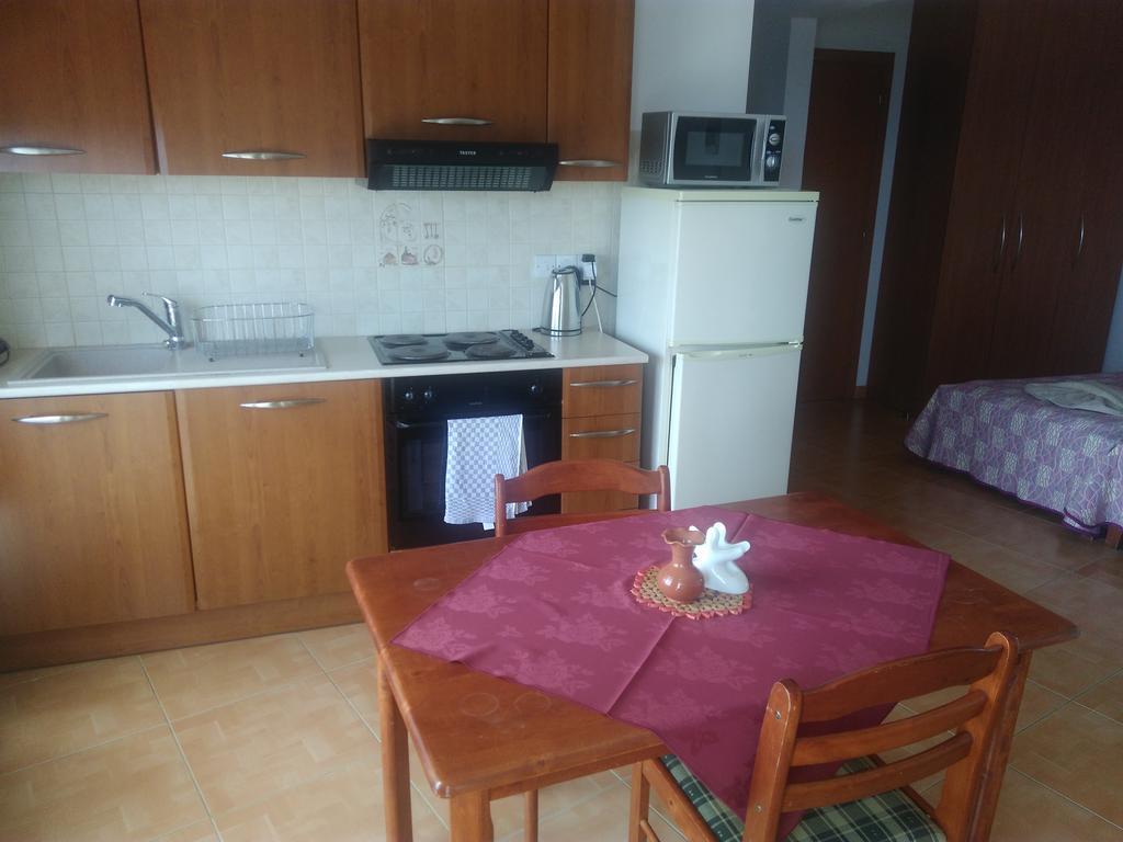 Yialos Apartments 皮斯索里 外观 照片